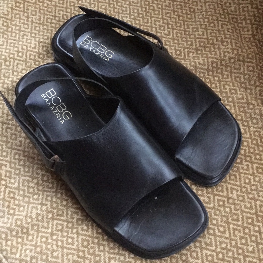 Fantastic Men’s BCBG leather sandals